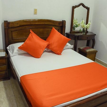 Hotel El Lago 2 佩雷拉 外观 照片